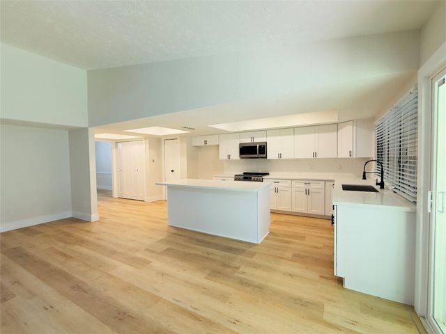2107 Fall Meadow Drive, Missouri City, TX 77459