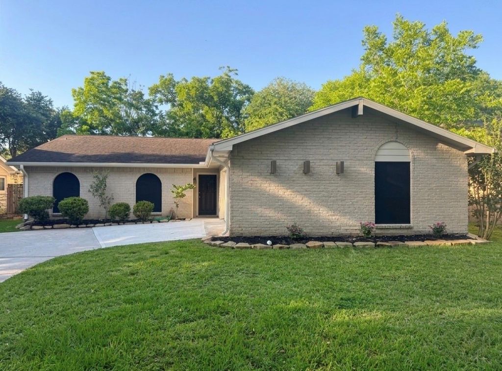 2107 Fall Meadow Drive, Missouri City, TX 77459