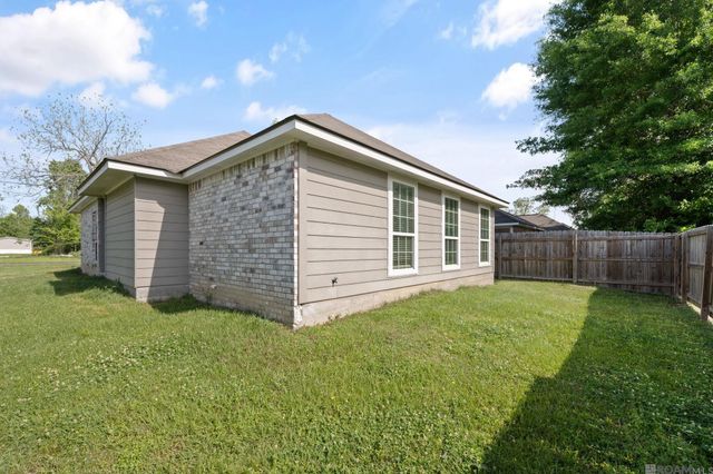1949 Ravier Ln, Sunshine, LA 70780
