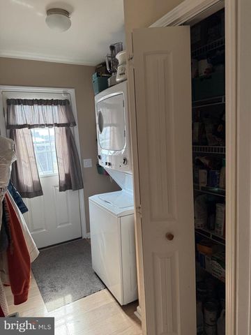 720 TOWN BANK, Cape May, NJ 08219