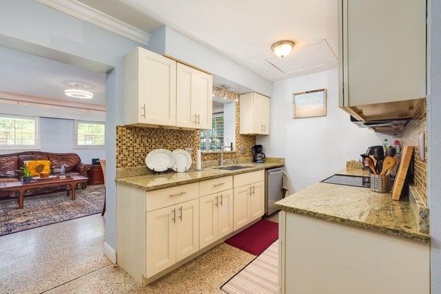 145 SE 3rd Avenue, Boynton Beach, FL 33435