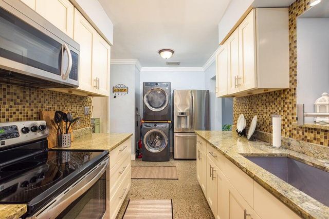 145 SE 3rd Avenue, Boynton Beach, FL 33435