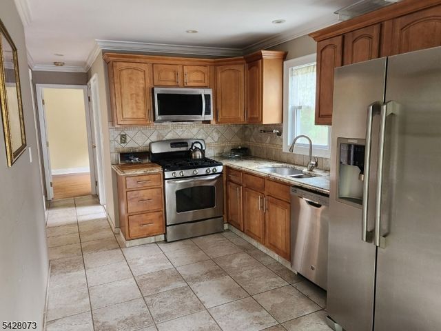 34 Como Dr, Franklin Twp., NJ 08873