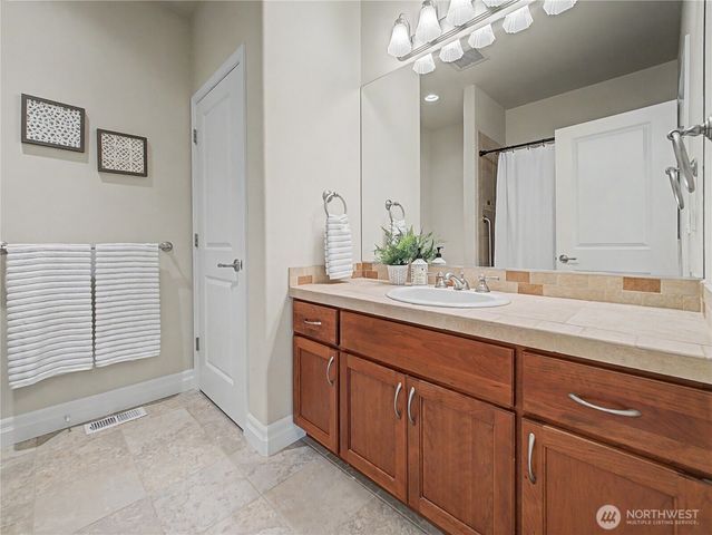 2635 Perry Court, Enumclaw, WA 98022
