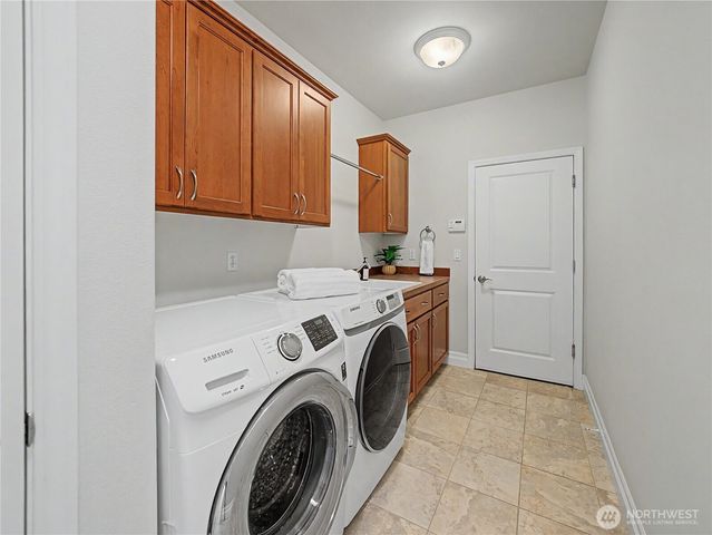 2635 Perry Court, Enumclaw, WA 98022