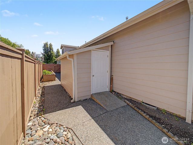 2635 Perry Court, Enumclaw, WA 98022