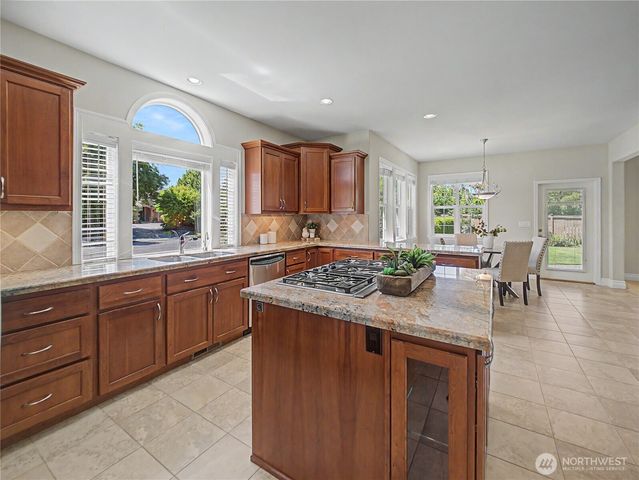 2635 Perry Court, Enumclaw, WA 98022