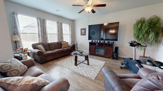 329 Leawood Ave, Sulphur, LA 70665