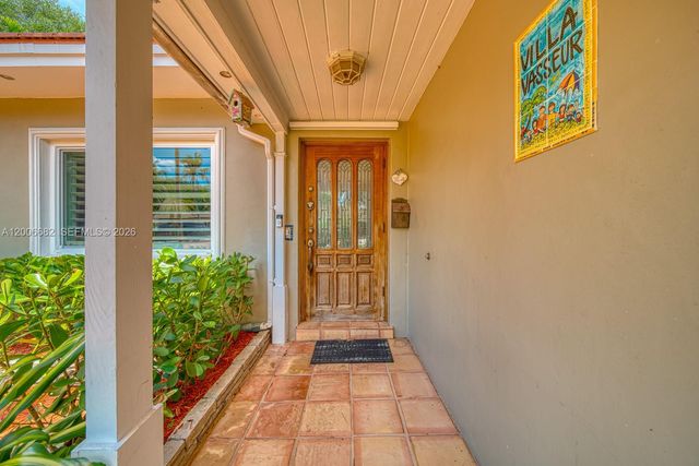 1435 Blue Rd, Coral Gables, FL 33146