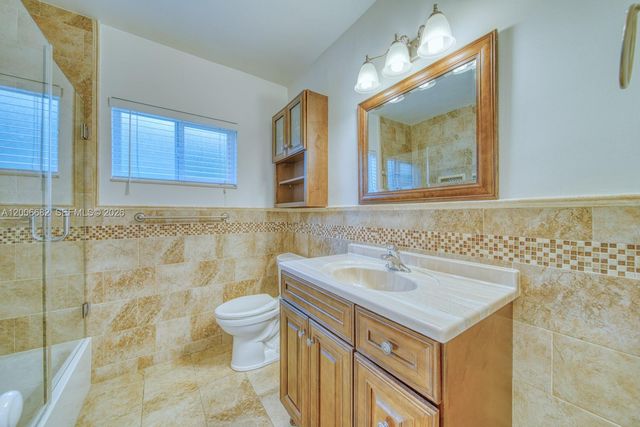 1435 Blue Rd, Coral Gables, FL 33146