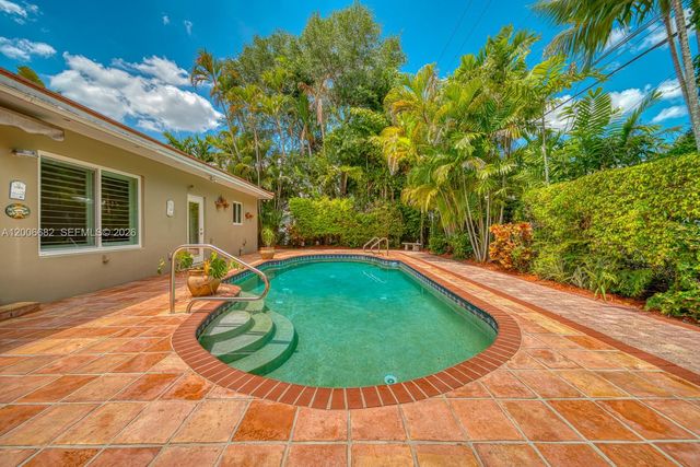 1435 Blue Rd, Coral Gables, FL 33146