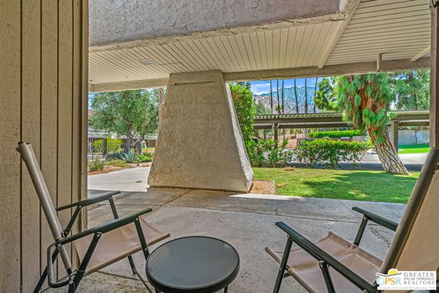 2875 N Los Felices Road 101, Palm Springs, CA 92262