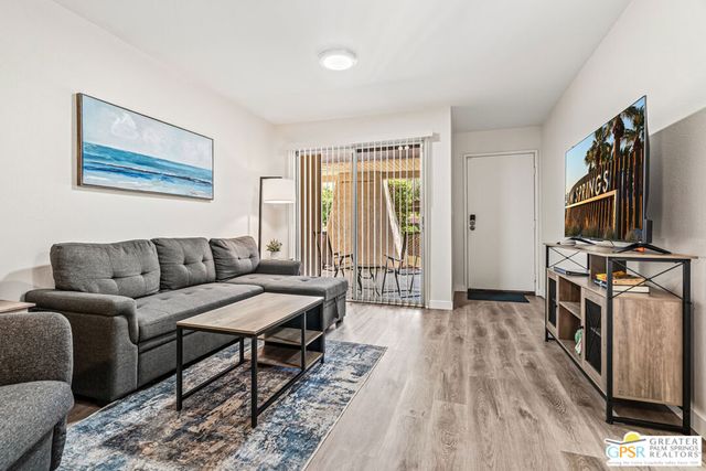 2875 N Los Felices Road 101, Palm Springs, CA 92262