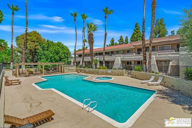 2875 N Los Felices Road 101, Palm Springs, CA 92262