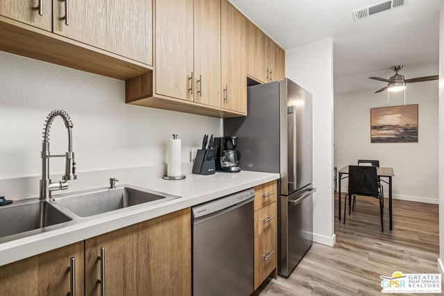 2875 N Los Felices Road 101, Palm Springs, CA 92262
