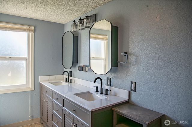 6720 Central Park Drive, Aberdeen, WA 98520