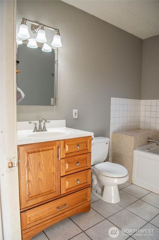 6720 Central Park Drive, Aberdeen, WA 98520