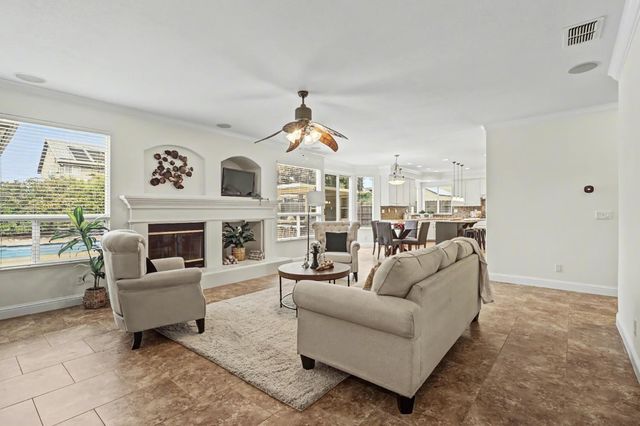 10077 Cristo Dr, Sacramento, CA 95829