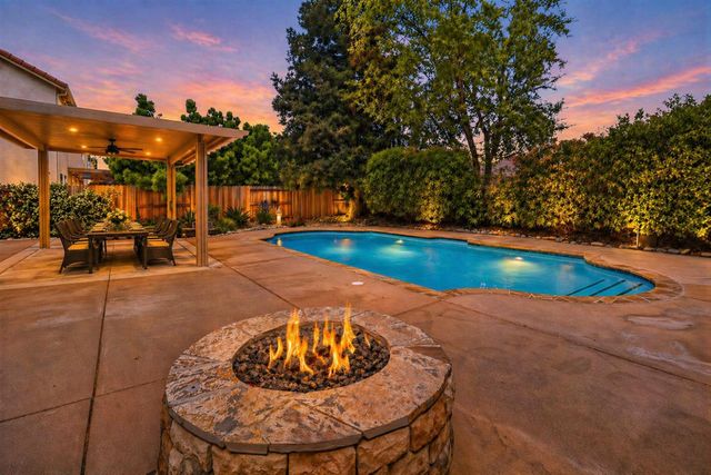 10077 Cristo Dr, Sacramento, CA 95829