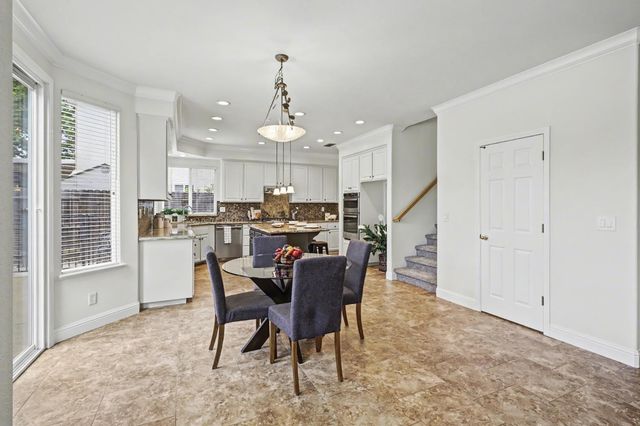 10077 Cristo Dr, Sacramento, CA 95829