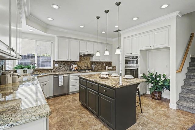 10077 Cristo Dr, Sacramento, CA 95829