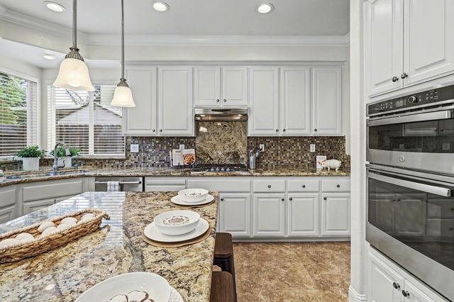 10077 Cristo Dr, Sacramento, CA 95829