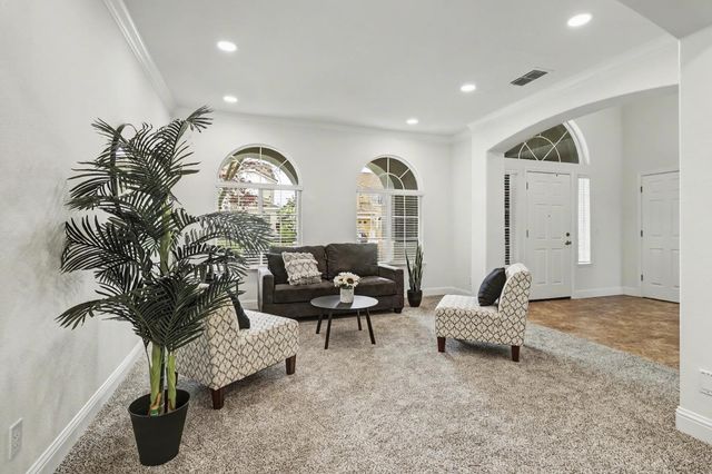 10077 Cristo Dr, Sacramento, CA 95829