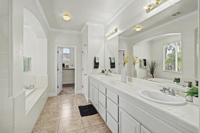 10077 Cristo Dr, Sacramento, CA 95829