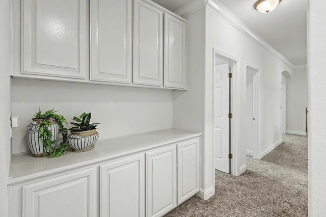 10077 Cristo Dr, Sacramento, CA 95829