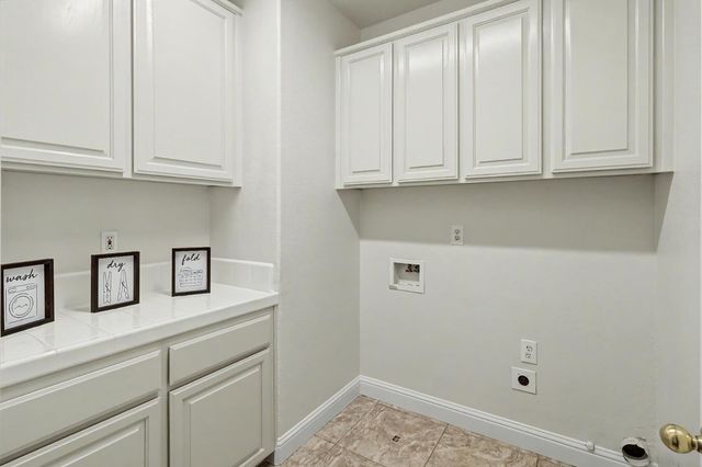 10077 Cristo Dr, Sacramento, CA 95829