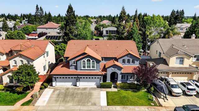 10077 Cristo Dr, Sacramento, CA 95829