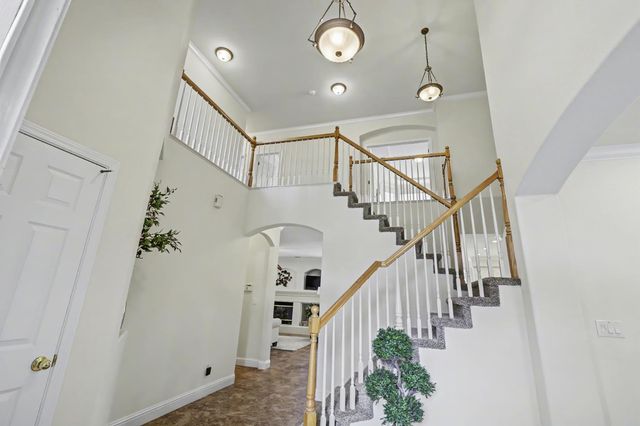 10077 Cristo Dr, Sacramento, CA 95829