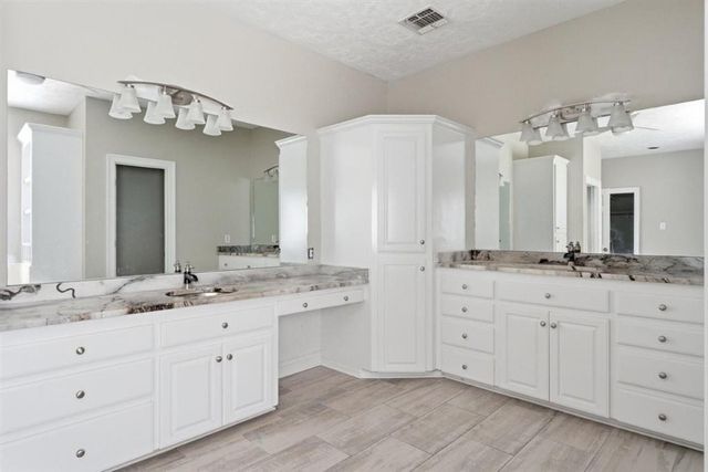 3831 River Bluff Lane, Westlake, LA 70669