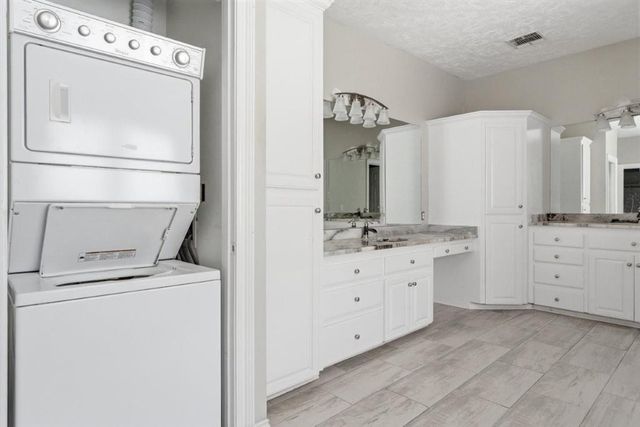 3831 River Bluff Lane, Westlake, LA 70669