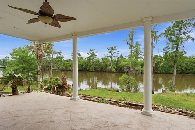 3831 River Bluff Lane, Westlake, LA 70669