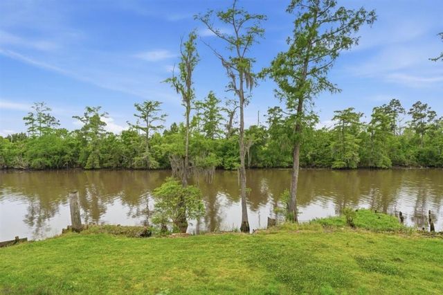 3831 River Bluff Lane, Westlake, LA 70669