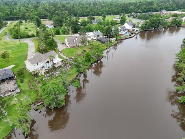 3831 River Bluff Lane, Westlake, LA 70669