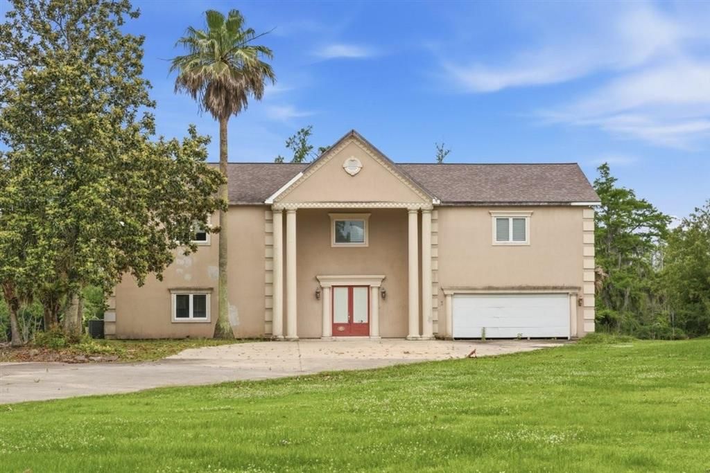 3831 River Bluff Lane, Westlake, LA 70669