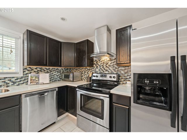 1948 Ne SUNRISE Ln, Hillsboro, OR 97124