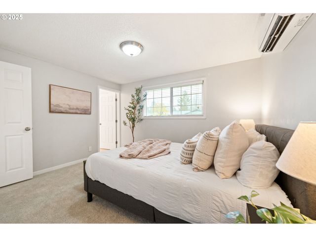 1948 Ne SUNRISE Ln, Hillsboro, OR 97124