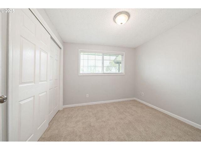 1948 Ne SUNRISE Ln, Hillsboro, OR 97124