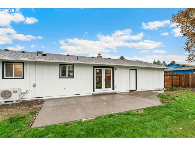 1948 Ne SUNRISE Ln, Hillsboro, OR 97124