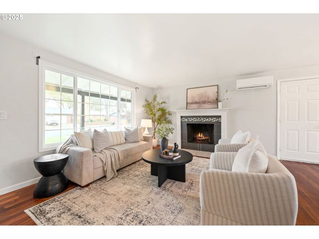 1948 Ne SUNRISE Ln, Hillsboro, OR 97124