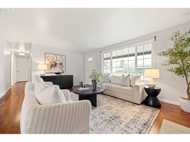 1948 Ne SUNRISE Ln, Hillsboro, OR 97124