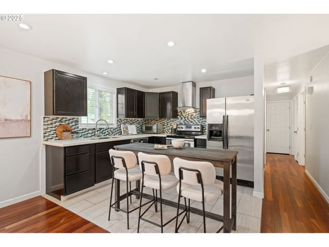 1948 Ne SUNRISE Ln, Hillsboro, OR 97124