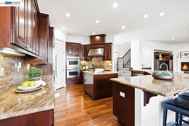 5653 Signal Hill Dr, Dublin, CA 94568