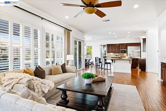 5653 Signal Hill Dr, Dublin, CA 94568