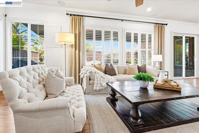 5653 Signal Hill Dr, Dublin, CA 94568