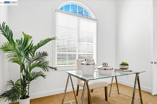 5653 Signal Hill Dr, Dublin, CA 94568