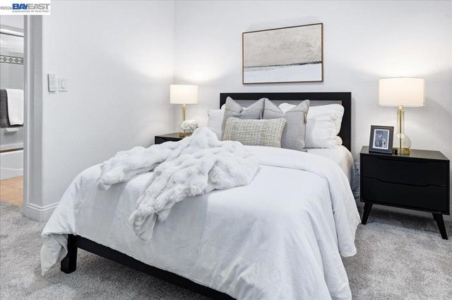 5653 Signal Hill Dr, Dublin, CA 94568